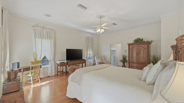 371 Hunters Creek, New Braunfels, TX 78132