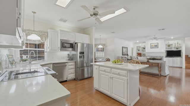371 Hunters Creek, New Braunfels, TX 78132