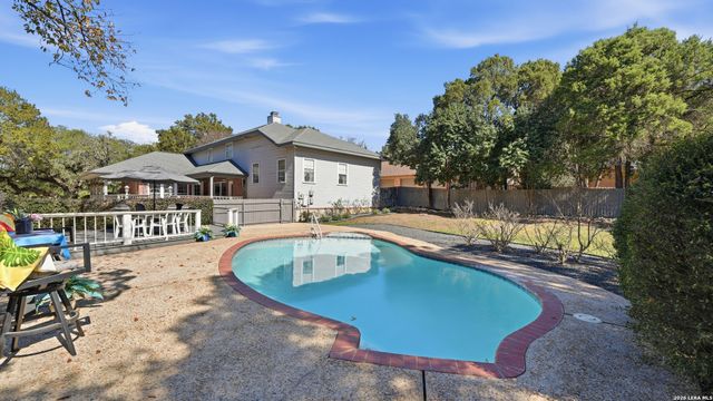 371 Hunters Creek, New Braunfels, TX 78132
