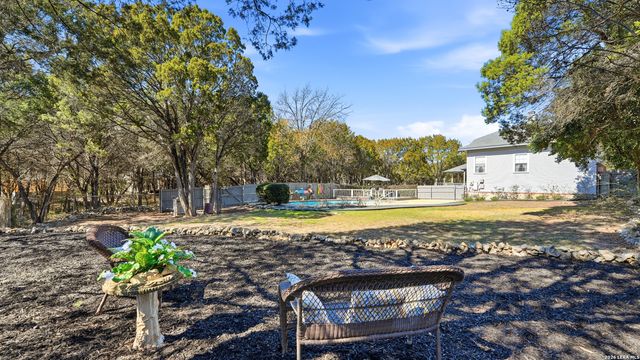 371 Hunters Creek, New Braunfels, TX 78132