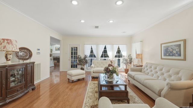 371 Hunters Creek, New Braunfels, TX 78132