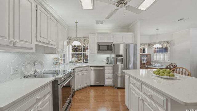 371 Hunters Creek, New Braunfels, TX 78132