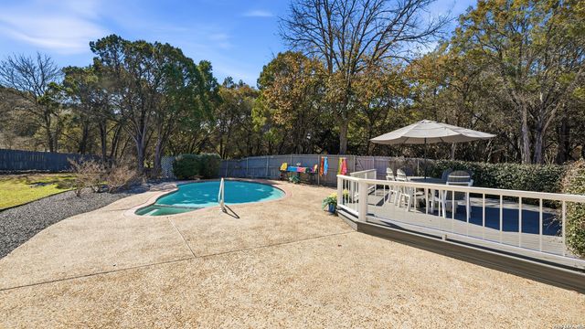 371 Hunters Creek, New Braunfels, TX 78132