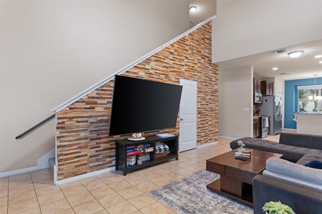 516 E Slaughter LN 1701, Austin, TX 78744