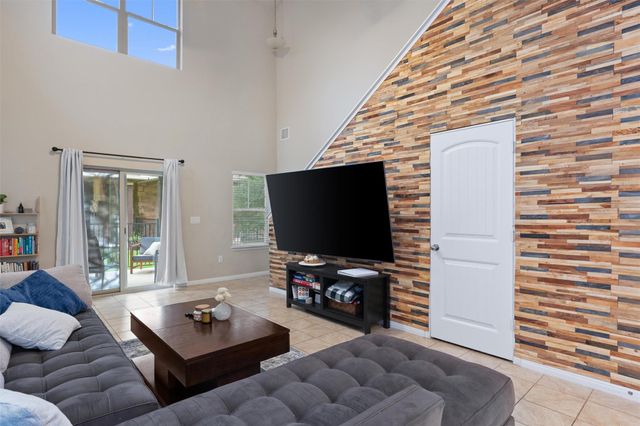 516 E Slaughter LN 1701, Austin, TX 78744