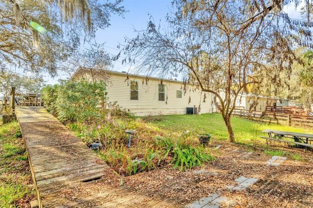 40212 GRAYS AIRPORT ROAD, Lady Lake, FL 32159