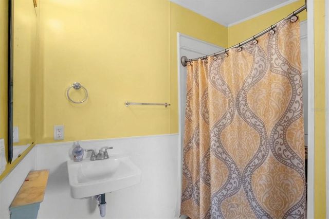 40212 GRAYS AIRPORT ROAD, Lady Lake, FL 32159