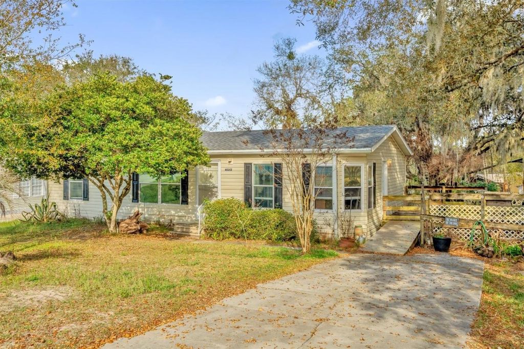 40212 GRAYS AIRPORT ROAD, Lady Lake, FL 32159