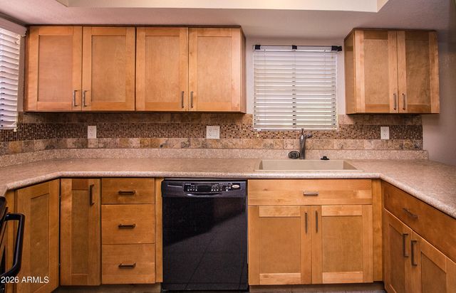 7755 E Thomas Road Unit 18, Scottsdale, AZ 85251