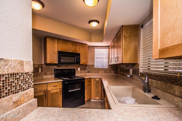 7755 E Thomas Road Unit 18, Scottsdale, AZ 85251