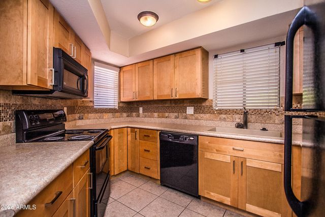 7755 E Thomas Road Unit 18, Scottsdale, AZ 85251