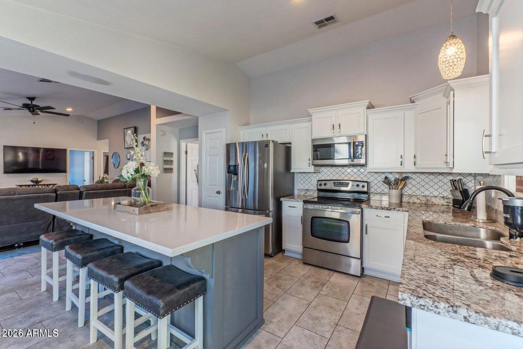 23658 N 36TH Drive, Glendale, AZ 85310 — photo 5