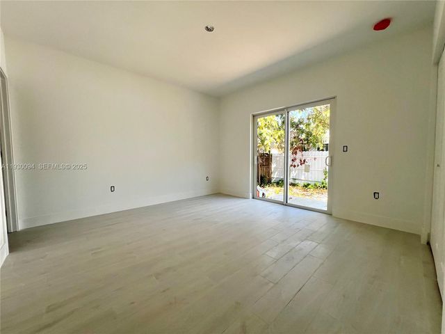 6820 NW 6th Ct, Miami, FL 33150