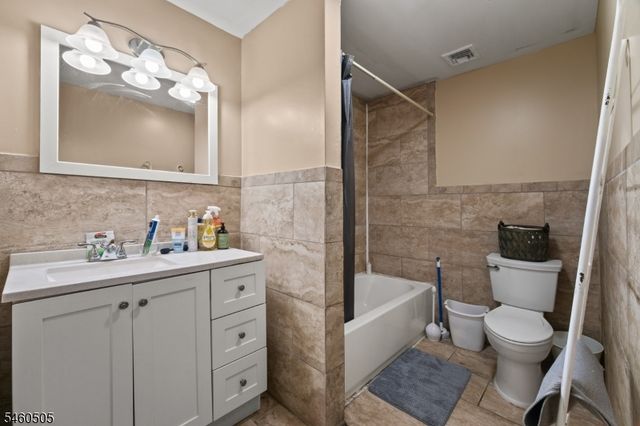 39 Richmond Ave, Paterson City, NJ 07502