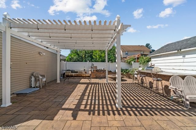 39 Richmond Ave, Paterson City, NJ 07502