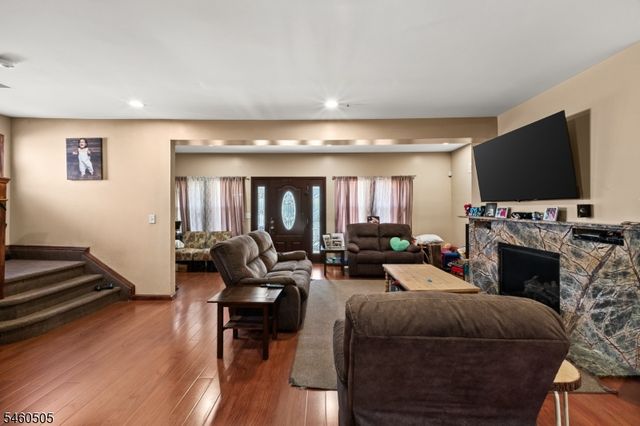 39 Richmond Ave, Paterson City, NJ 07502