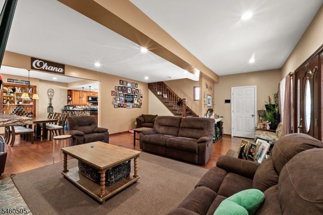 39 Richmond Ave, Paterson City, NJ 07502