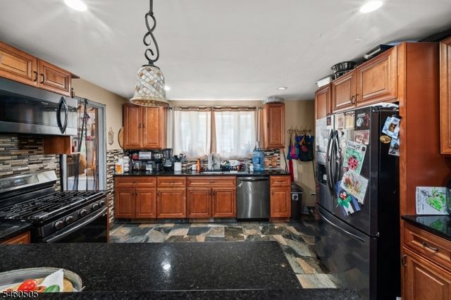 39 Richmond Ave, Paterson City, NJ 07502