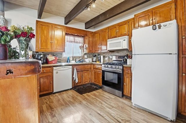 724 Arosa, Crestline, CA 92325