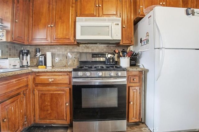 724 Arosa, Crestline, CA 92325