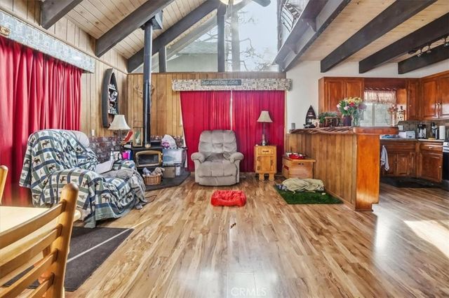 724 Arosa, Crestline, CA 92325