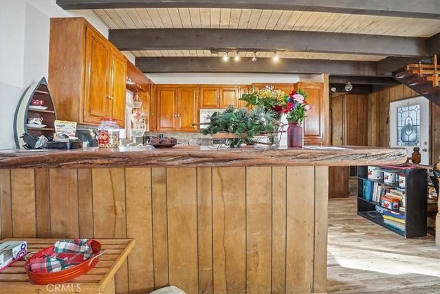 724 Arosa, Crestline, CA 92325