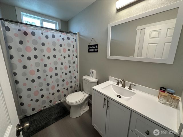 859 NW New York Avenue, Chehalis, WA 98532