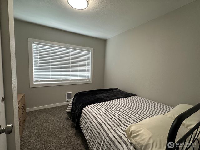 859 NW New York Avenue, Chehalis, WA 98532