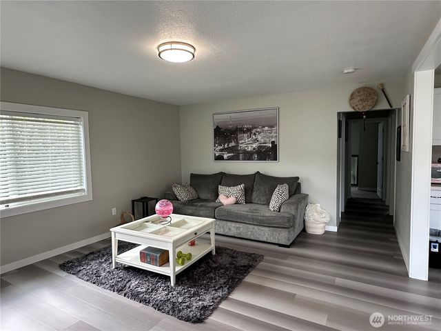 859 NW New York Avenue, Chehalis, WA 98532