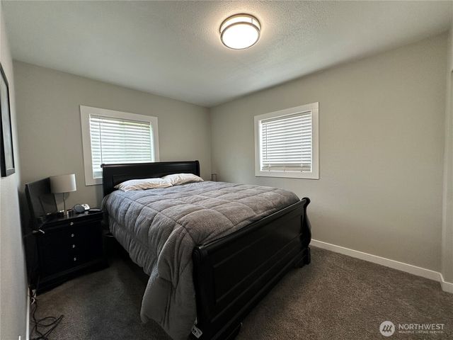859 NW New York Avenue, Chehalis, WA 98532