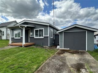 859 NW New York Avenue, Chehalis, WA 98532