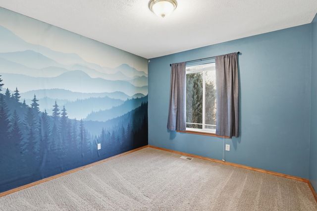 2908 E Clover Park Ave, Mead, WA 99021