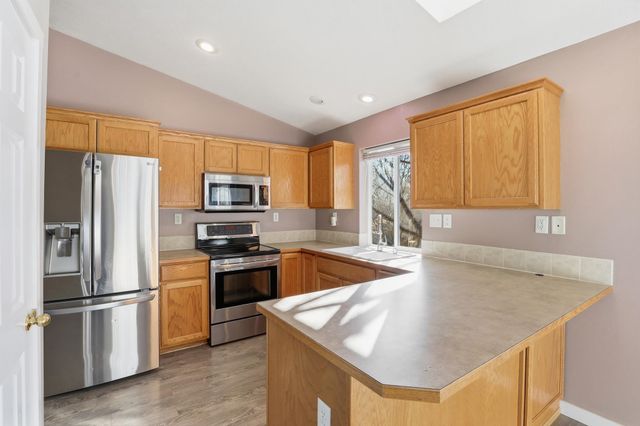 2908 E Clover Park Ave, Mead, WA 99021