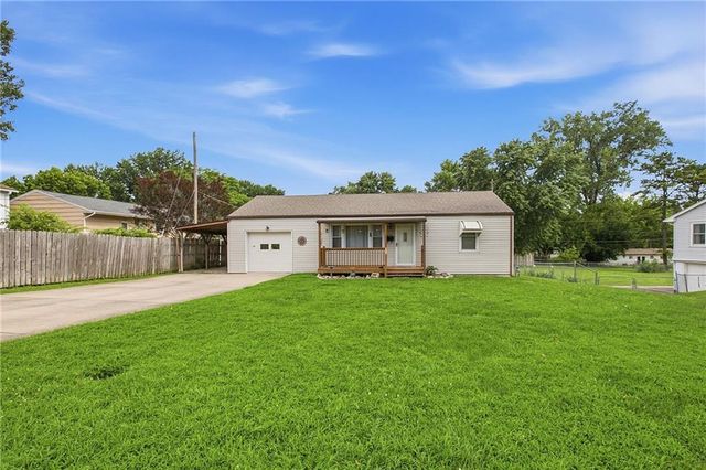 1209 SW Eugene Street, Blue Springs, MO 64015