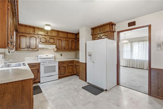 1209 SW Eugene Street, Blue Springs, MO 64015