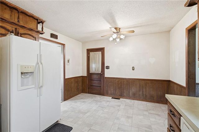1209 SW Eugene Street, Blue Springs, MO 64015