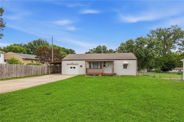 1209 SW Eugene Street, Blue Springs, MO 64015