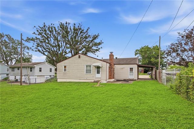 1209 SW Eugene Street, Blue Springs, MO 64015