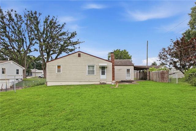1209 SW Eugene Street, Blue Springs, MO 64015