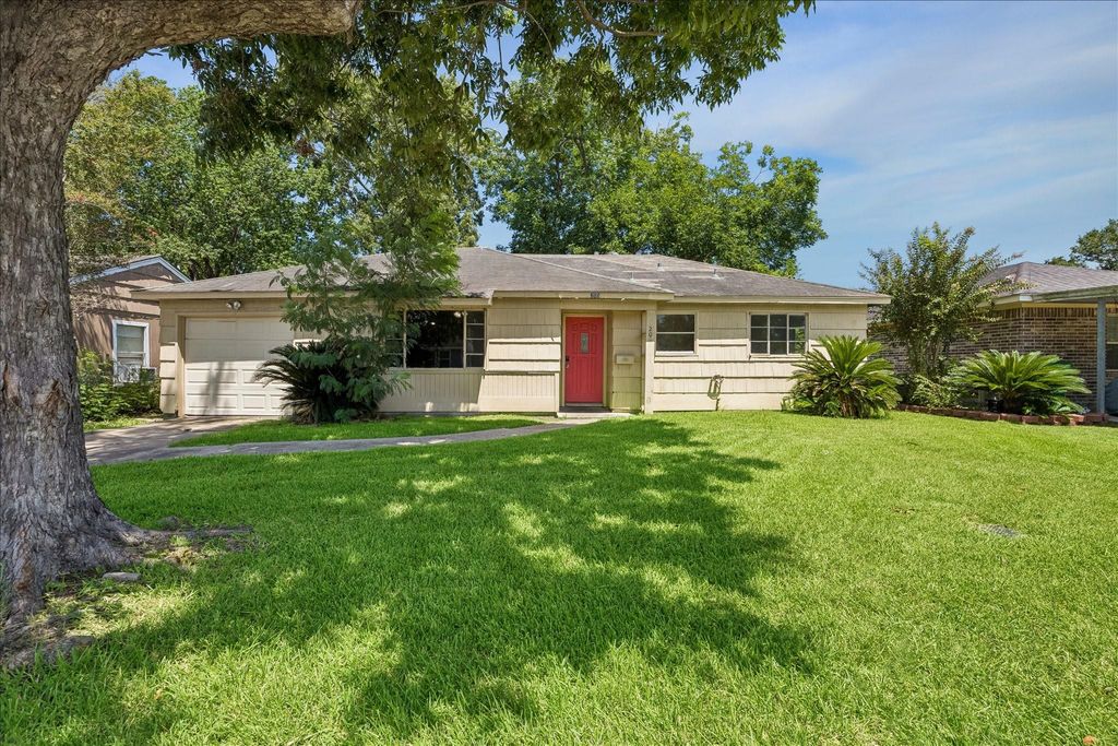 205 Tilden Drive, Pasadena, TX 77506