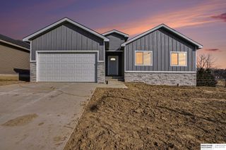 7706 S 33 Avenue, Bellevue, NE 68147