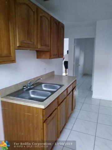 2721 Avenue Avenue S A1, Riviera Beach, FL 33404