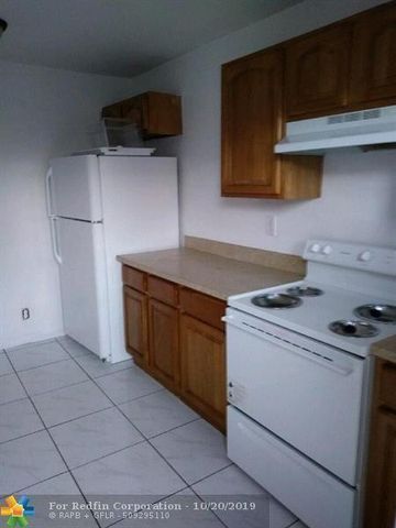 2721 Avenue Avenue S A1, Riviera Beach, FL 33404