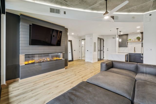 600 12th Ave S Apt 629, Nashville, TN 37203