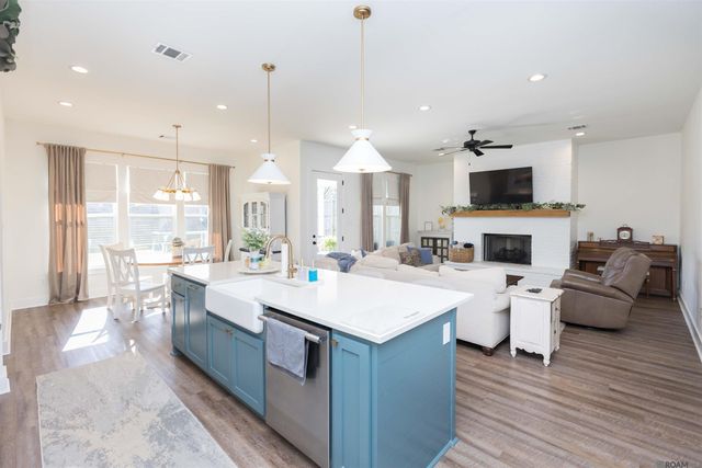 10045 Clarks Ferry, Baton Rouge, LA 70817