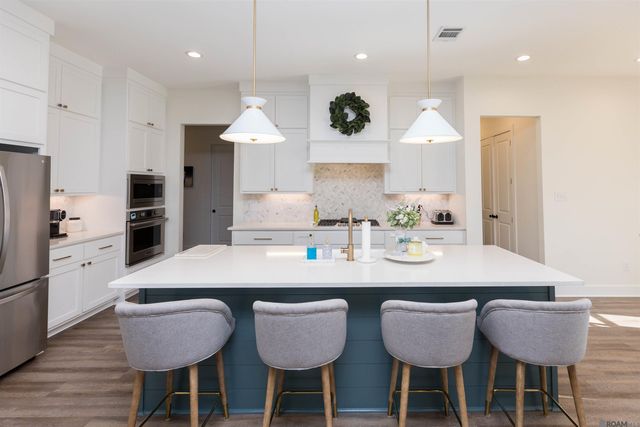 10045 Clarks Ferry, Baton Rouge, LA 70817