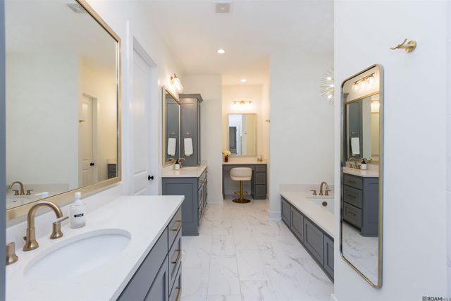 10045 Clarks Ferry, Baton Rouge, LA 70817