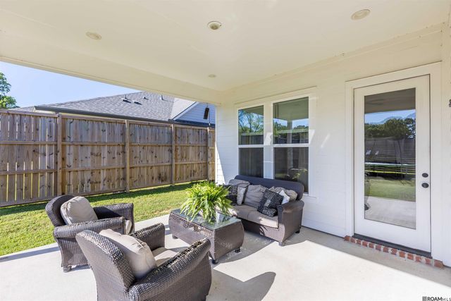 10045 Clarks Ferry, Baton Rouge, LA 70817