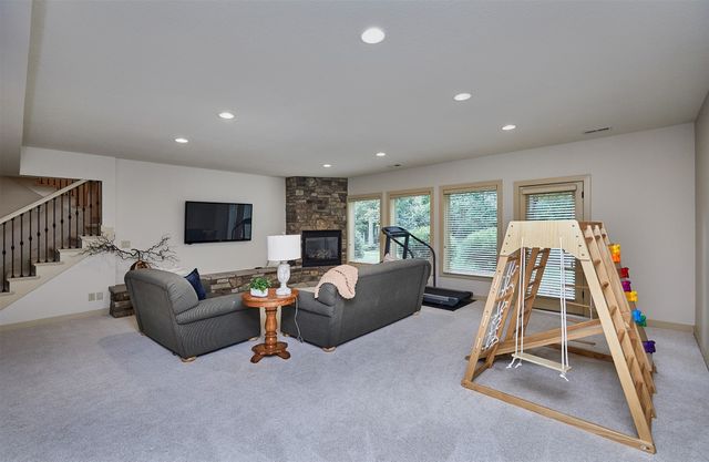 3704 Bluestem Road, Norwalk, IA 50211