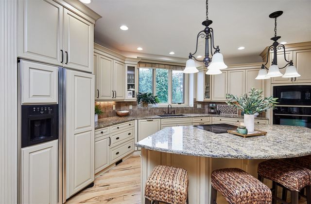 3704 Bluestem Road, Norwalk, IA 50211